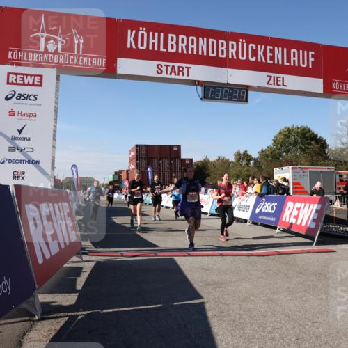 03.10.2025 - Köhlbrandbrückenlauf Lena Gebhardt http://msf.ph/oto/9066768 03.10.2025 13:30:39 Ziel 4355, 4840, 4841, 5289, 5346, 6170, 6223, 6347 meine-sportfotos.de