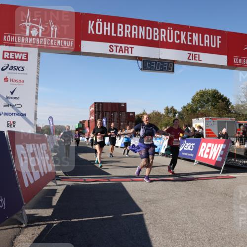 03.10.2025 - Köhlbrandbrückenlauf Lena Gebhardt http://msf.ph/oto/9066772 03.10.2025 13:30:40 Ziel 4355, 4840, 4841, 4937, 5289, 5346, 5391, 6170, 6223, 6347 meine-sportfotos.de