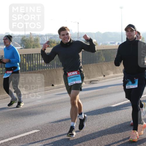 03.10.2025 - Köhlbrandbrückenlauf Lena Gebhardt http://msf.ph/oto/9066776 03.10.2025 09:23:21 Position 1 3162, 353 meine-sportfotos.de