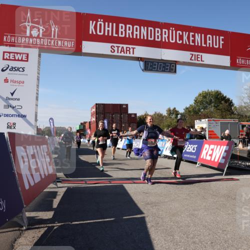 03.10.2025 - Köhlbrandbrückenlauf Lena Gebhardt http://msf.ph/oto/9066780 03.10.2025 13:30:40 Ziel 4355, 4840, 4841, 4937, 5289, 5346, 5391, 6170, 6223, 6347 meine-sportfotos.de