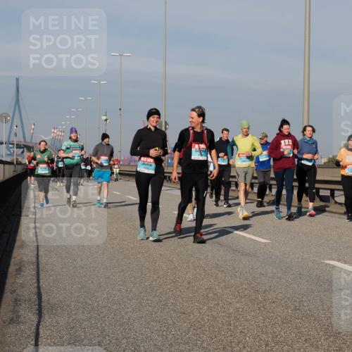 03.10.2025 - Köhlbrandbrückenlauf Fabian Wolf http://msf.ph/oto/9066796 03.10.2025 10:09:45 Position 3 3383 meine-sportfotos.de