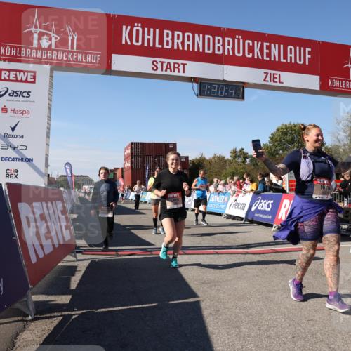 03.10.2025 - Köhlbrandbrückenlauf Lena Gebhardt http://msf.ph/oto/9066811 03.10.2025 13:30:41 Ziel 4355, 4840, 4841, 4937, 5289, 5346, 5391, 6170, 6223, 6347 meine-sportfotos.de