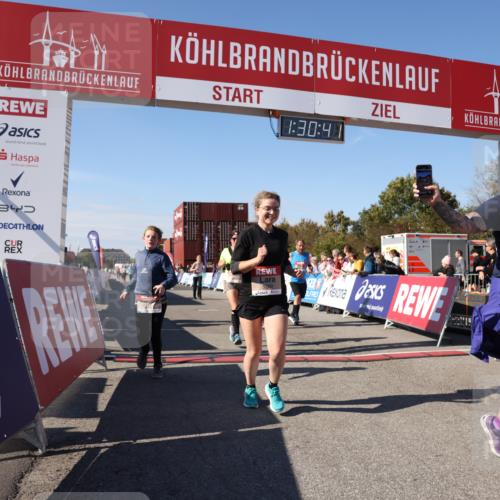 03.10.2025 - Köhlbrandbrückenlauf Lena Gebhardt http://msf.ph/oto/9066815 03.10.2025 13:30:41 Ziel 4355, 4840, 4841, 4937, 5289, 5346, 5391, 6170, 6223, 6347 meine-sportfotos.de