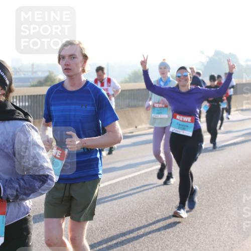 03.10.2025 - Köhlbrandbrückenlauf Lena Gebhardt http://msf.ph/oto/9066823 03.10.2025 09:23:22 Position 1 8, 3535 meine-sportfotos.de