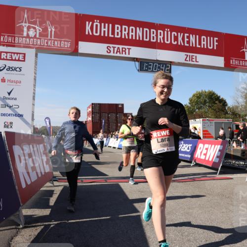 03.10.2025 - Köhlbrandbrückenlauf Lena Gebhardt http://msf.ph/oto/9066830 03.10.2025 13:30:42 Ziel 4355, 4840, 4841, 4937, 5289, 5391, 6170, 6223, 6347 meine-sportfotos.de