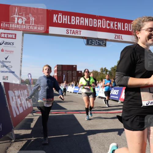 03.10.2025 - Köhlbrandbrückenlauf Lena Gebhardt http://msf.ph/oto/9066834 03.10.2025 13:30:42 Ziel 4355, 4840, 4841, 4937, 5289, 5391, 6170, 6223, 6347 meine-sportfotos.de