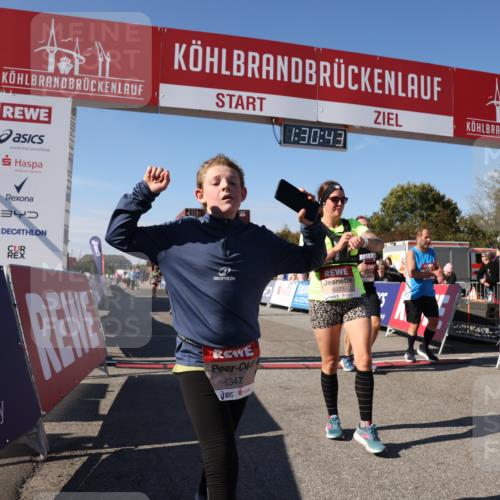 03.10.2025 - Köhlbrandbrückenlauf Lena Gebhardt http://msf.ph/oto/9066854 03.10.2025 13:30:43 Ziel 4355, 4840, 4841, 4937, 5289, 5391, 6170, 6223, 6347 meine-sportfotos.de