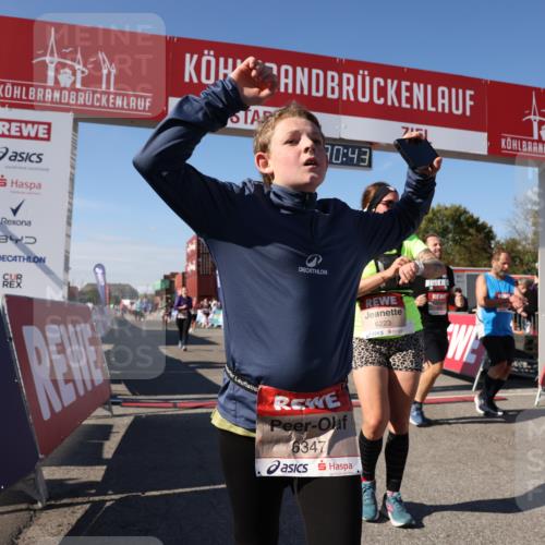 03.10.2025 - Köhlbrandbrückenlauf Lena Gebhardt http://msf.ph/oto/9066863 03.10.2025 13:30:44 Ziel 4355, 4840, 4841, 4937, 5289, 5391, 6170, 6223, 6347 meine-sportfotos.de