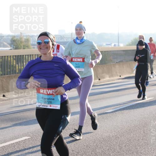 03.10.2025 - Köhlbrandbrückenlauf Lena Gebhardt http://msf.ph/oto/9066865 03.10.2025 09:23:24 Position 1 3803, 3726 meine-sportfotos.de
