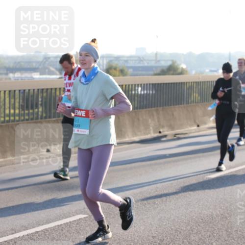 03.10.2025 - Köhlbrandbrückenlauf Lena Gebhardt http://msf.ph/oto/9066875 03.10.2025 09:23:24 Position 1 803 meine-sportfotos.de