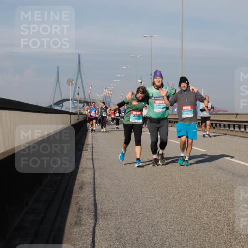 03.10.2025 - Köhlbrandbrückenlauf Fabian Wolf http://msf.ph/oto/9066883 03.10.2025 10:09:49 Position 3 53, 2863 meine-sportfotos.de