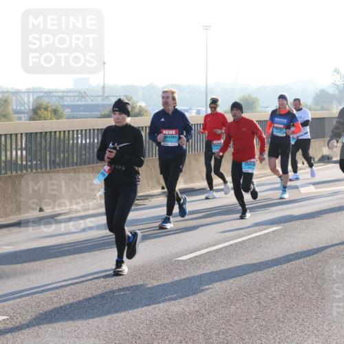 03.10.2025 - Köhlbrandbrückenlauf Lena Gebhardt http://msf.ph/oto/9066890 03.10.2025 09:23:25 Position 1 3473 meine-sportfotos.de
