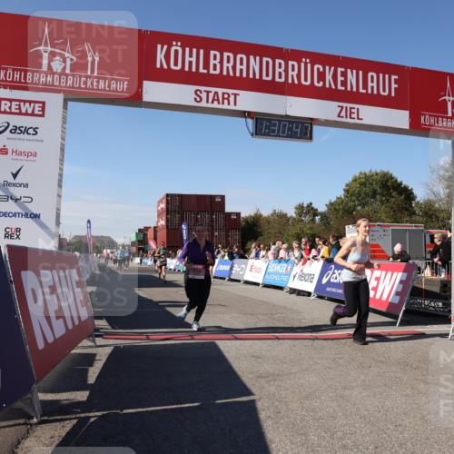 03.10.2025 - Köhlbrandbrückenlauf Lena Gebhardt http://msf.ph/oto/9066903 03.10.2025 13:30:47 Ziel 4355, 4840, 4841, 4937, 5005, 5142, 5289, 5391, 5402, 6170, 6223, 6347 meine-sportfotos.de