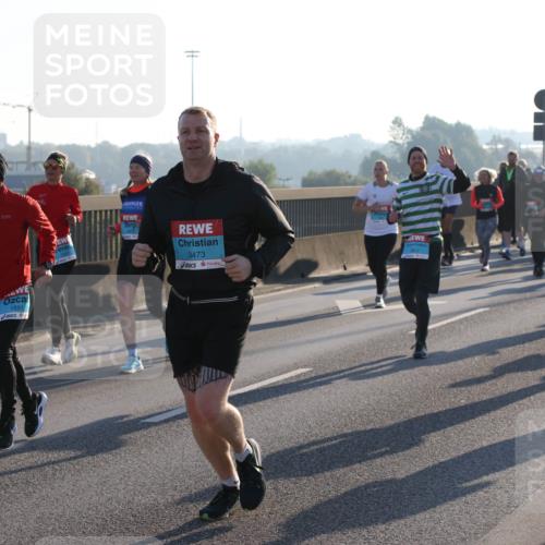 03.10.2025 - Köhlbrandbrückenlauf Lena Gebhardt http://msf.ph/oto/9066925 03.10.2025 09:23:26 Position 1 1891, 3473, 1348 meine-sportfotos.de