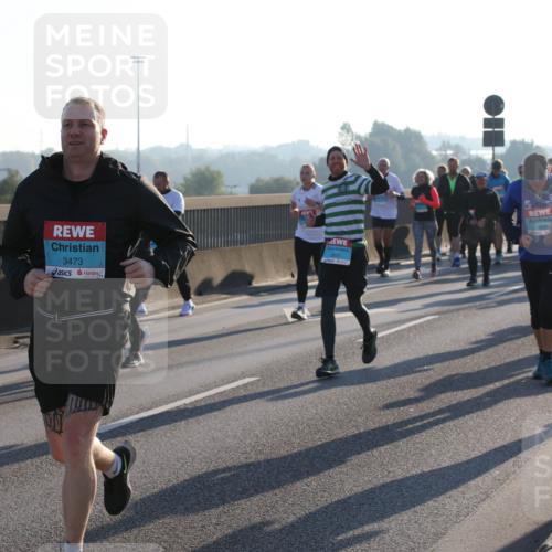 03.10.2025 - Köhlbrandbrückenlauf Lena Gebhardt http://msf.ph/oto/9066927 03.10.2025 09:23:27 Position 1 1891, 3473, 1348 meine-sportfotos.de