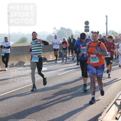 03.10.2025 - Köhlbrandbrückenlauf Lena Gebhardt http://msf.ph/oto/9066937 03.10.2025 09:23:27 Position 1 4, 3617, 3509, 1348 meine-sportfotos.de