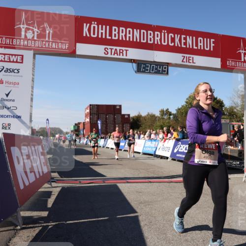 03.10.2025 - Köhlbrandbrückenlauf Lena Gebhardt http://msf.ph/oto/9066939 03.10.2025 13:30:49 Ziel 4355, 4840, 4841, 4937, 5005, 5142, 5289, 5391, 5402, 6170, 6223, 6347 meine-sportfotos.de