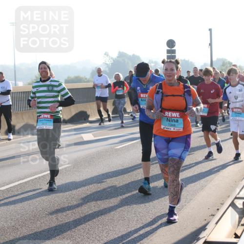 03.10.2025 - Köhlbrandbrückenlauf Lena Gebhardt http://msf.ph/oto/9066949 03.10.2025 09:23:28 Position 1 42, 3617, 1348 meine-sportfotos.de