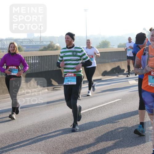 03.10.2025 - Köhlbrandbrückenlauf Lena Gebhardt http://msf.ph/oto/9066969 03.10.2025 09:23:29 Position 1 3617, 1348 meine-sportfotos.de