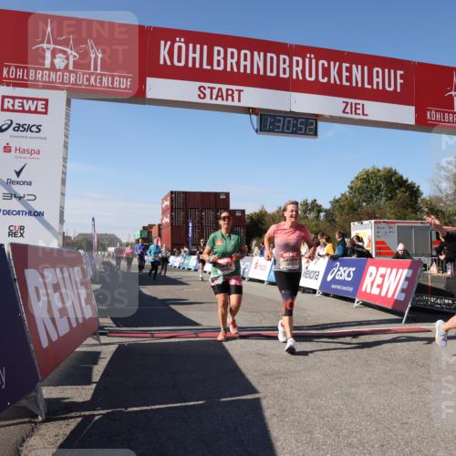 03.10.2025 - Köhlbrandbrückenlauf Lena Gebhardt http://msf.ph/oto/9066970 03.10.2025 13:30:52 Ziel 4715, 4734, 4840, 4841, 4937, 5005, 5142, 5391, 5402, 5938, 6537 meine-sportfotos.de