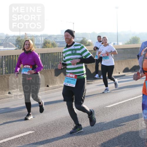 03.10.2025 - Köhlbrandbrückenlauf Lena Gebhardt http://msf.ph/oto/9066976 03.10.2025 09:23:29 Position 1 2033, 3617, 1348 meine-sportfotos.de