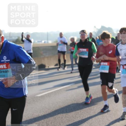 03.10.2025 - Köhlbrandbrückenlauf Lena Gebhardt http://msf.ph/oto/9066989 03.10.2025 09:23:30 Position 1 3509 meine-sportfotos.de