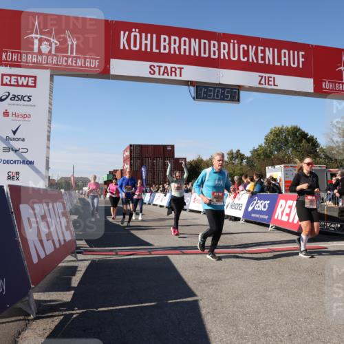 03.10.2025 - Köhlbrandbrückenlauf Lena Gebhardt http://msf.ph/oto/9067049 03.10.2025 13:30:58 Ziel 4715, 4734, 5005, 5142, 5185, 5206, 5349, 5402, 5938, 6537 meine-sportfotos.de