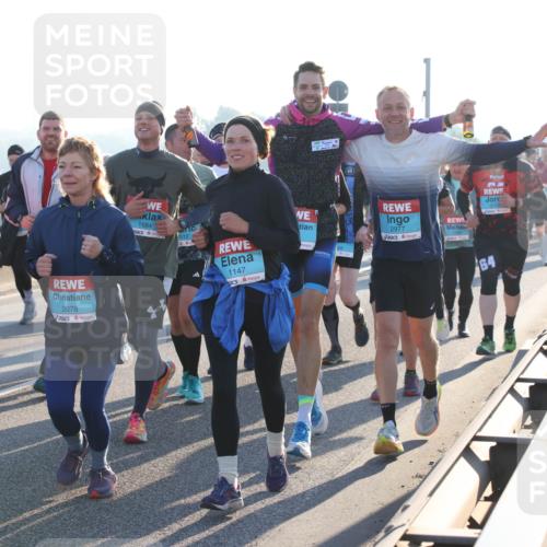 03.10.2025 - Köhlbrandbrückenlauf Lena Gebhardt http://msf.ph/oto/9067095 03.10.2025 09:23:35 Position 1 2078, 1684, 512, 1147, 2977, 64 meine-sportfotos.de