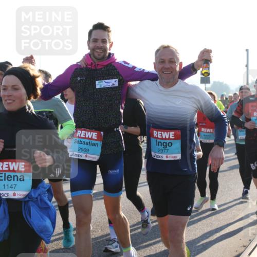 03.10.2025 - Köhlbrandbrückenlauf Lena Gebhardt http://msf.ph/oto/9067108 03.10.2025 09:23:37 Position 1 3713, 3747, 3529, 1147, 2969, 2977, 65, 3 meine-sportfotos.de