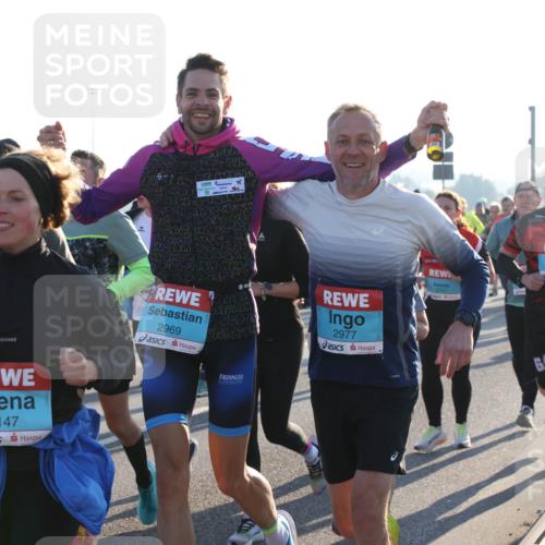 03.10.2025 - Köhlbrandbrückenlauf Lena Gebhardt http://msf.ph/oto/9067110 03.10.2025 09:23:37 Position 1 3529, 2969, 5314852, 30, 2977, 3747, 3713, 64, 3, 1147 meine-sportfotos.de