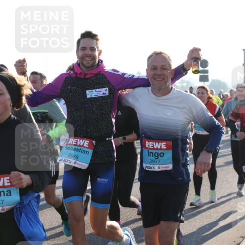 03.10.2025 - Köhlbrandbrückenlauf Lena Gebhardt http://msf.ph/oto/9067114 03.10.2025 09:23:37 Position 1 3529, 1147, 2, 1, 00, 2969, 31452, 30, 2977, 3713, 64, 3 meine-sportfotos.de