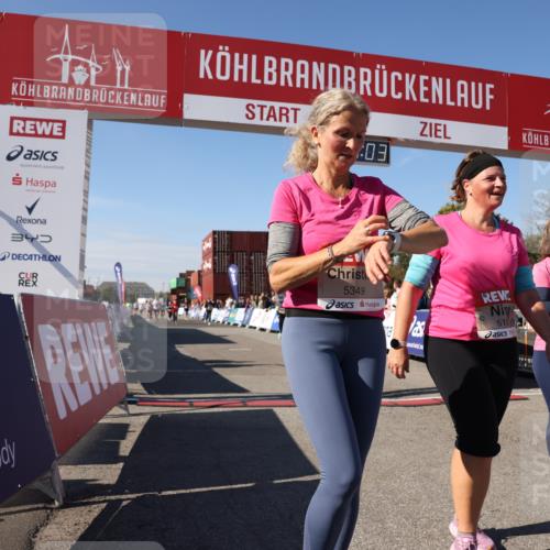 03.10.2025 - Köhlbrandbrückenlauf Lena Gebhardt http://msf.ph/oto/9067124 03.10.2025 13:31:03 Ziel 4715, 4734, 5185, 5206, 5349, 5938, 6375, 6537 meine-sportfotos.de