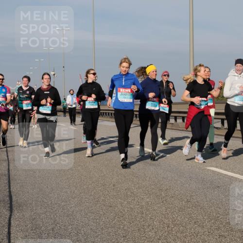03.10.2025 - Köhlbrandbrückenlauf Fabian Wolf http://msf.ph/oto/9067138 03.10.2025 10:10:04 Position 3 2967, 3367, 3745, 3739, 3746, 10 meine-sportfotos.de