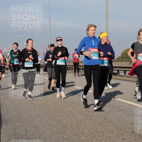 03.10.2025 - Köhlbrandbrückenlauf Fabian Wolf http://msf.ph/oto/9067167 03.10.2025 10:10:05 Position 3 2967, 2966, 3367, 3745, 3364 meine-sportfotos.de