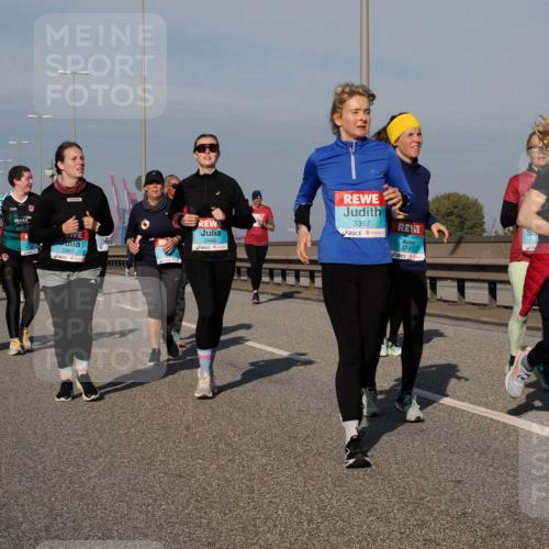 03.10.2025 - Köhlbrandbrückenlauf Fabian Wolf http://msf.ph/oto/9067178 03.10.2025 10:10:05 Position 3 2967, 2966, 3367, 3745 meine-sportfotos.de