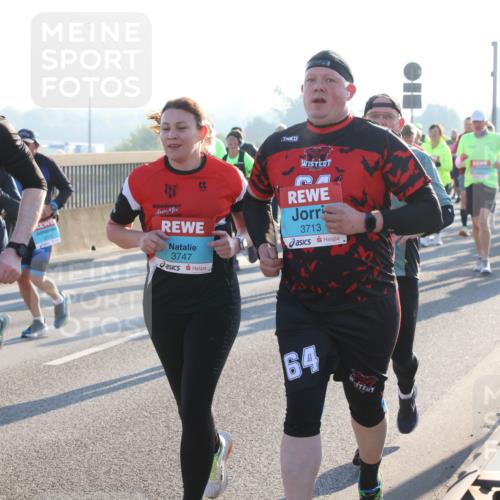 03.10.2025 - Köhlbrandbrückenlauf Lena Gebhardt http://msf.ph/oto/9067180 03.10.2025 09:23:39 Position 1 3468, 3747, 3713, 64 meine-sportfotos.de