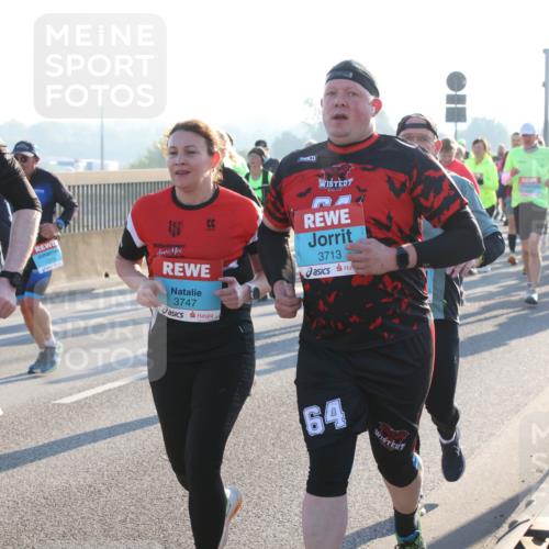 03.10.2025 - Köhlbrandbrückenlauf Lena Gebhardt http://msf.ph/oto/9067182 03.10.2025 09:23:39 Position 1 3468, 3747, 3713, 64 meine-sportfotos.de