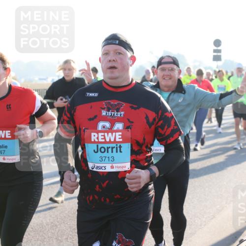 03.10.2025 - Köhlbrandbrückenlauf Lena Gebhardt http://msf.ph/oto/9067200 03.10.2025 09:23:39 Position 1 2188, 3747, 3713 meine-sportfotos.de