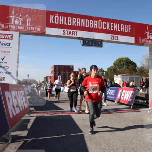 03.10.2025 - Köhlbrandbrückenlauf Lena Gebhardt http://msf.ph/oto/9067203 03.10.2025 13:31:16 Ziel 4800, 4967, 5030, 5310, 5362, 5378, 5772, 5773, 6242, 6243, 6375, 6559, 6731 meine-sportfotos.de