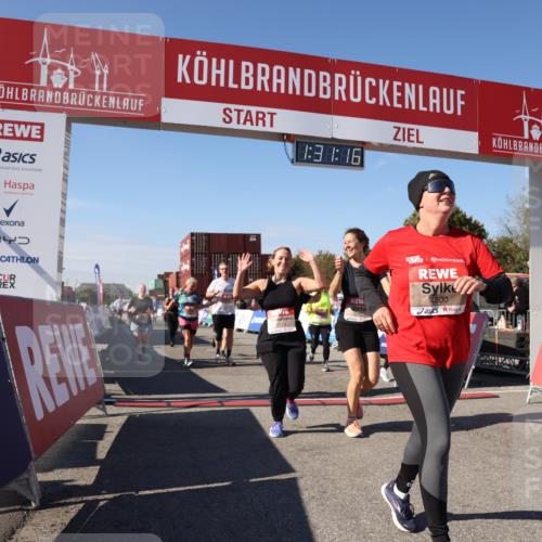 03.10.2025 - Köhlbrandbrückenlauf Lena Gebhardt http://msf.ph/oto/9067217 03.10.2025 13:31:16 Ziel 4800, 4967, 5030, 5310, 5362, 5378, 5772, 5773, 6242, 6243, 6375, 6559, 6731 meine-sportfotos.de