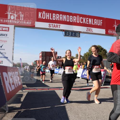 03.10.2025 - Köhlbrandbrückenlauf Lena Gebhardt http://msf.ph/oto/9067222 03.10.2025 13:31:17 Ziel 4800, 4967, 5030, 5310, 5362, 5378, 5772, 5773, 6242, 6243, 6375, 6559, 6731 meine-sportfotos.de