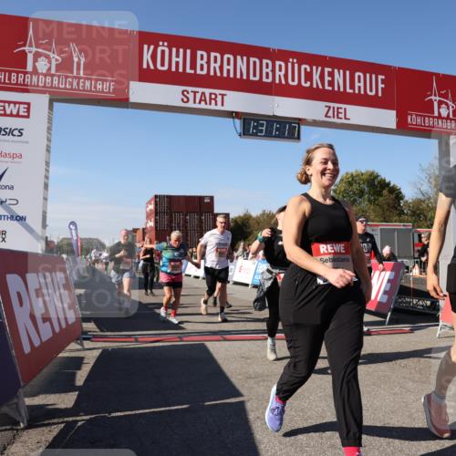 03.10.2025 - Köhlbrandbrückenlauf Lena Gebhardt http://msf.ph/oto/9067231 03.10.2025 13:31:17 Ziel 4800, 4967, 5030, 5310, 5362, 5378, 5772, 5773, 6242, 6243, 6375, 6559, 6731 meine-sportfotos.de