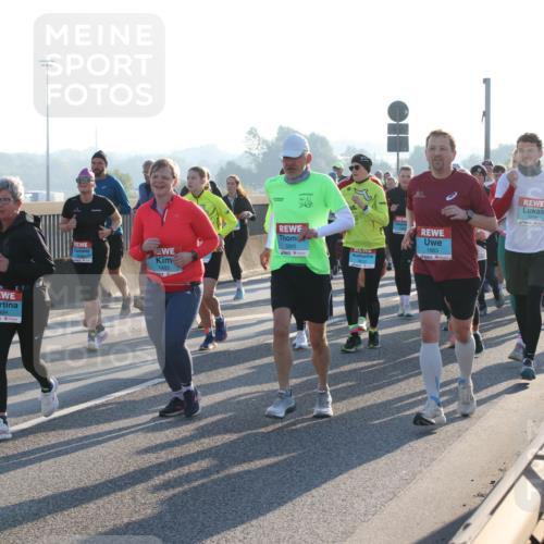 03.10.2025 - Köhlbrandbrückenlauf Lena Gebhardt http://msf.ph/oto/9067254 03.10.2025 09:23:41 Position 1 56, 1934, 3265, 1433, 1883, 3208 meine-sportfotos.de