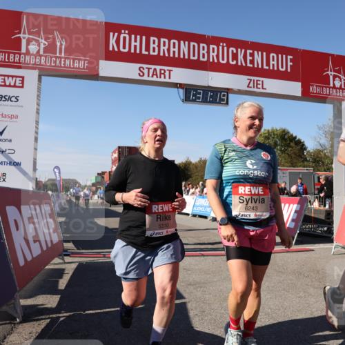 03.10.2025 - Köhlbrandbrückenlauf Lena Gebhardt http://msf.ph/oto/9067262 03.10.2025 13:31:19 Ziel 4800, 4967, 5030, 5310, 5362, 5378, 5518, 5519, 5772, 5773, 6242, 6243, 6559, 6731 meine-sportfotos.de