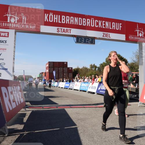 03.10.2025 - Köhlbrandbrückenlauf Lena Gebhardt http://msf.ph/oto/9067284 03.10.2025 13:31:22 Ziel 4800, 4967, 5030, 5310, 5362, 5378, 5511, 5518, 5519, 5598, 5772, 5773, 6242, 6243, 6559, 6597, 6731 meine-sportfotos.de