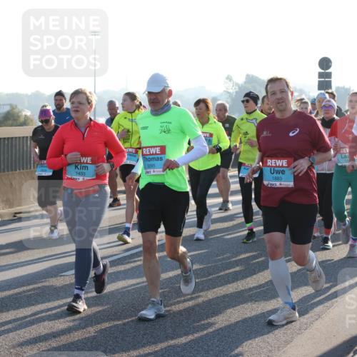 03.10.2025 - Köhlbrandbrückenlauf Lena Gebhardt http://msf.ph/oto/9067285 03.10.2025 09:23:42 Position 1 1934, 2828, 1433, 3265, 1883, 3208 meine-sportfotos.de