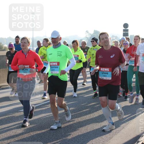 03.10.2025 - Köhlbrandbrückenlauf Lena Gebhardt http://msf.ph/oto/9067288 03.10.2025 09:23:42 Position 1 1934, 3265, 1433, 1883, 1206, 3208 meine-sportfotos.de