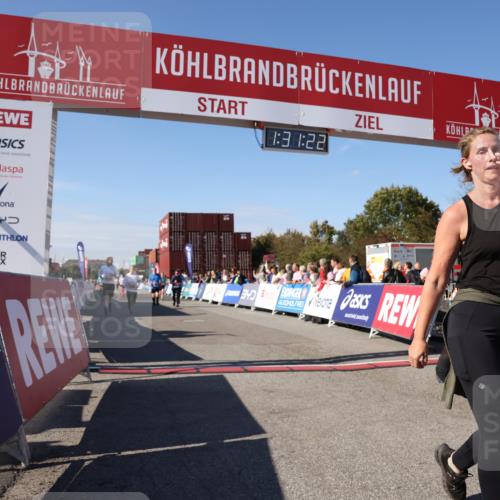 03.10.2025 - Köhlbrandbrückenlauf Lena Gebhardt http://msf.ph/oto/9067290 03.10.2025 13:31:22 Ziel 4800, 4967, 5030, 5310, 5362, 5378, 5511, 5518, 5519, 5598, 5772, 5773, 6242, 6243, 6559, 6597, 6731 meine-sportfotos.de