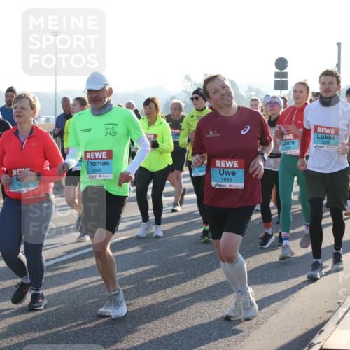 03.10.2025 - Köhlbrandbrückenlauf Lena Gebhardt http://msf.ph/oto/9067296 03.10.2025 09:23:42 Position 1 1433, 3265, 1883, 1206, 3208 meine-sportfotos.de