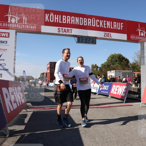 03.10.2025 - Köhlbrandbrückenlauf Lena Gebhardt http://msf.ph/oto/9067309 03.10.2025 13:31:27 Ziel 5030, 5065, 5222, 5310, 5378, 5425, 5511, 5518, 5519, 5598, 6242, 6243, 6597, 6731 meine-sportfotos.de